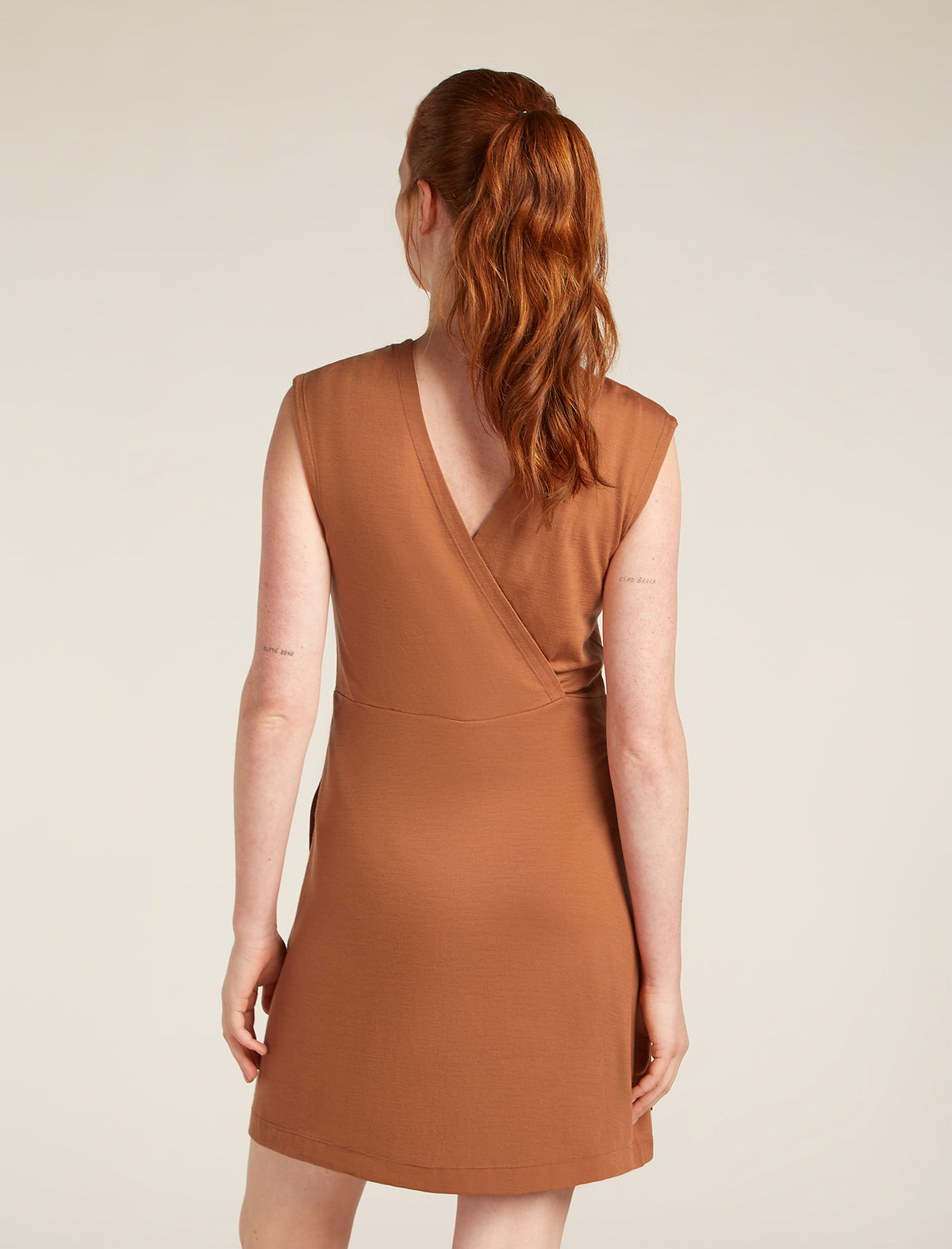 Vestito smanicato con scollo a V in lana merino 200 Granary Donna  - 2