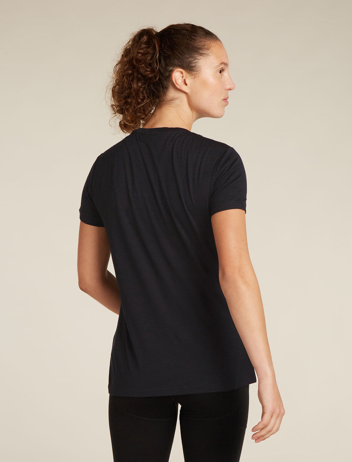 Merino 150 Tech Lite Kurzarm T-Shirt mit U-Ausschnitt IB Wordmark Damen  - 2