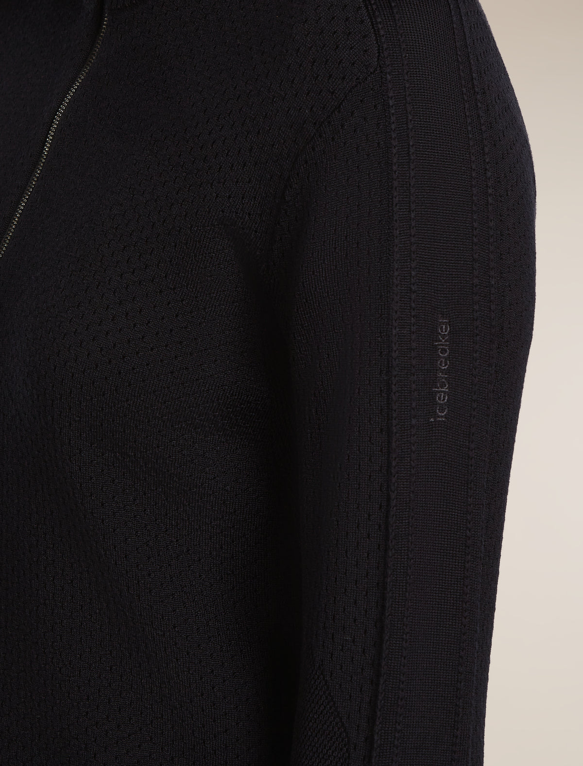 Women's 300 Anniversary Original Half Zip Top Black - 6
