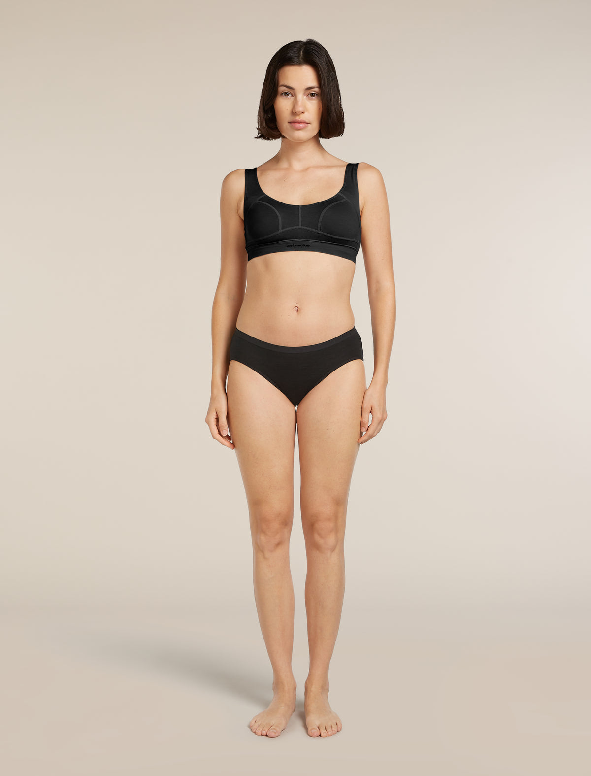 Women's Queens Clasp Bra Black - 3