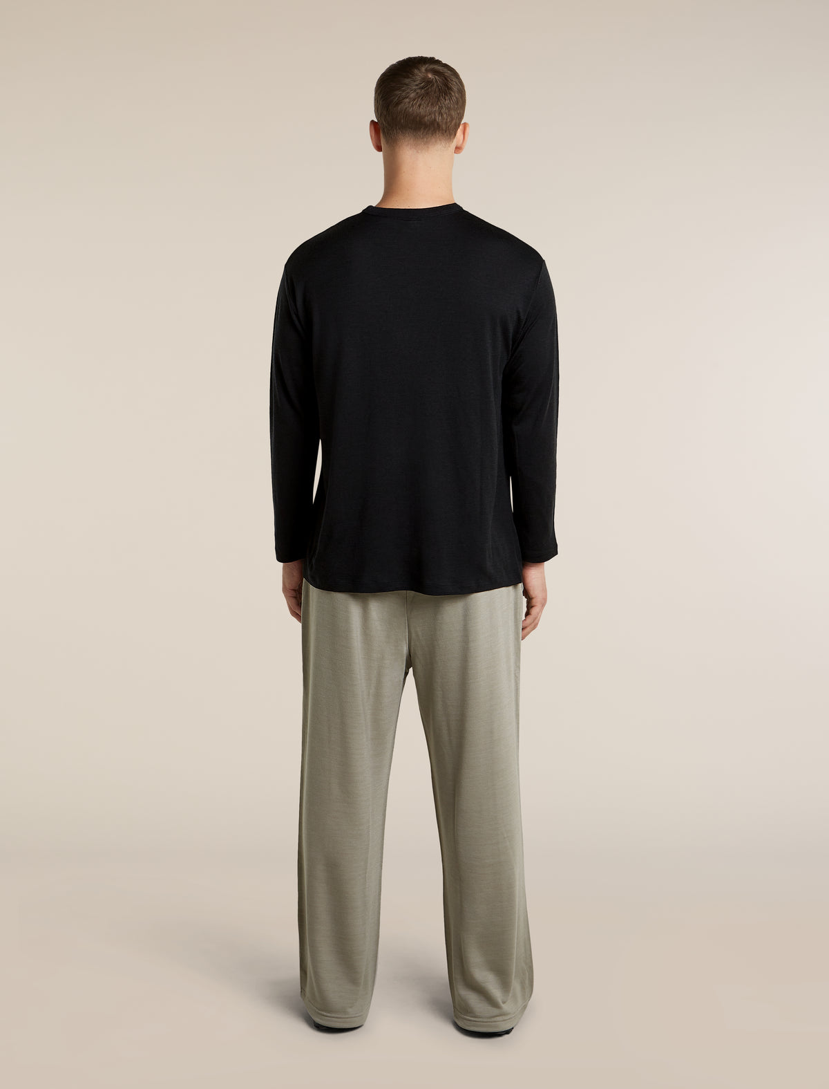 150 Pocket T-Shirt Black - 10