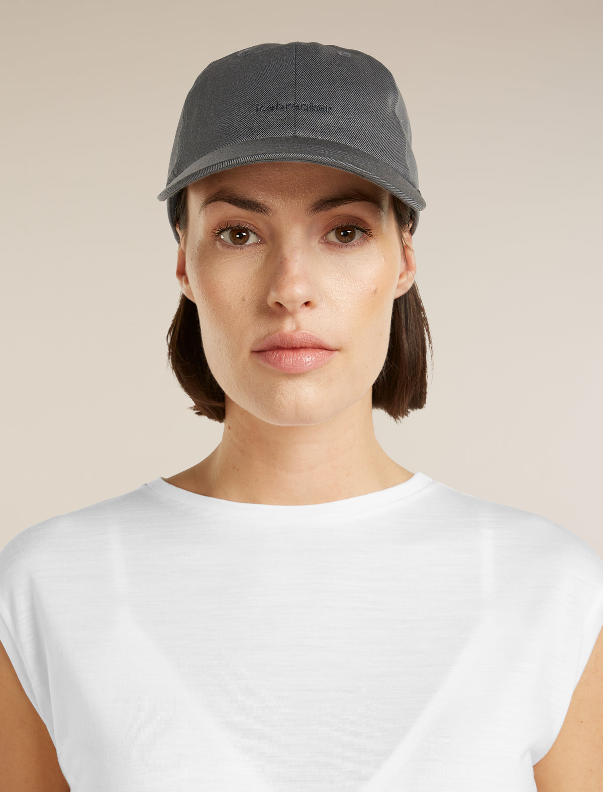 Icebreaker 6 Panel Cap Obsidian/Black - 2