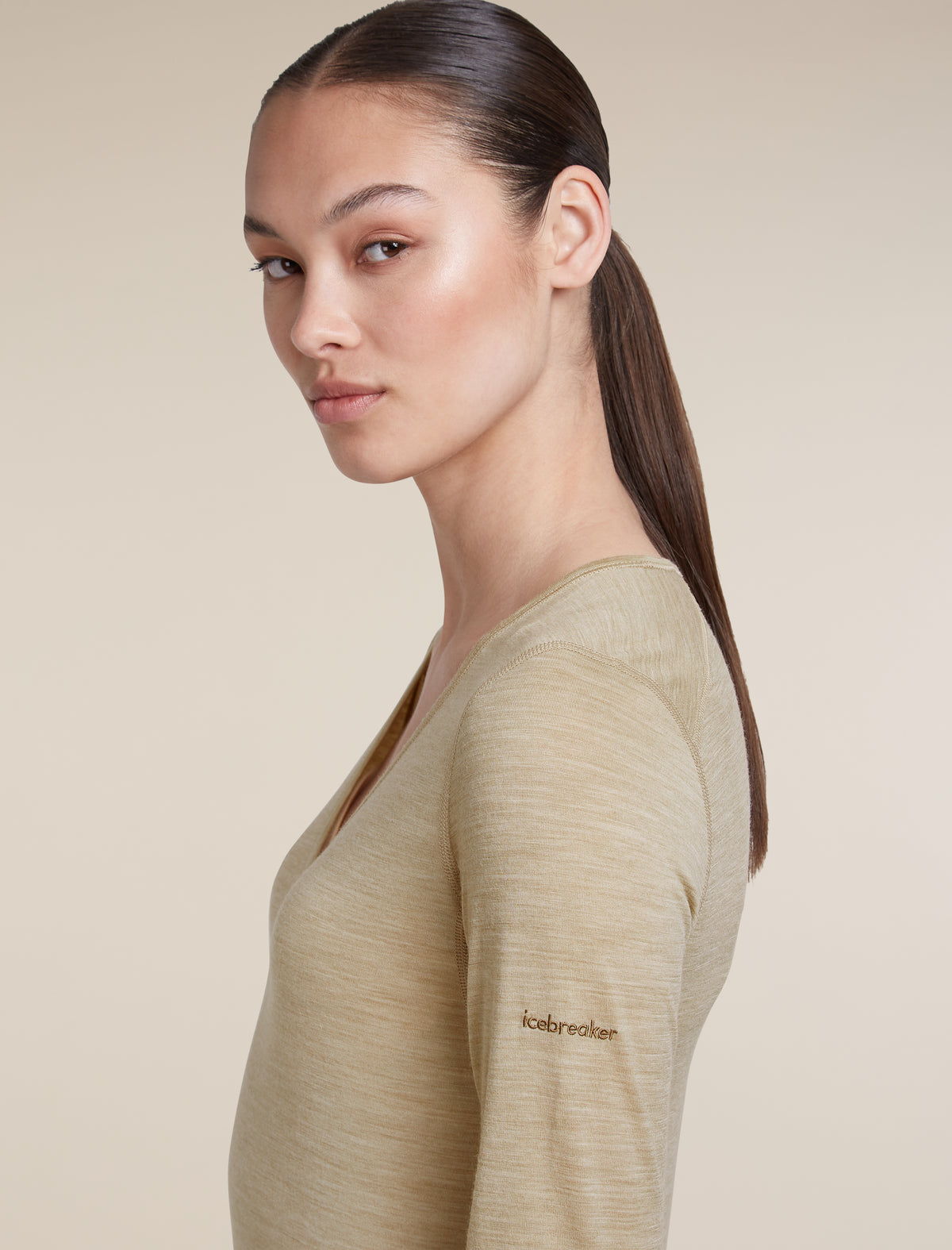 200 Oasis V-Neck  - 6
