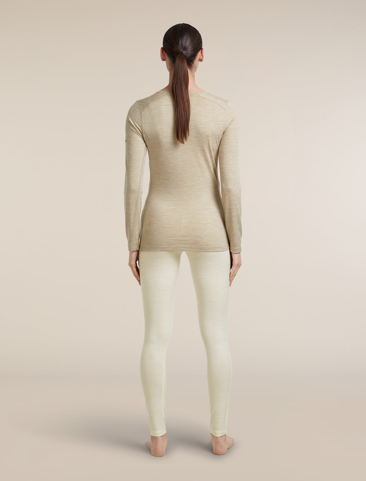 200 Oasis V-Neck  - 7