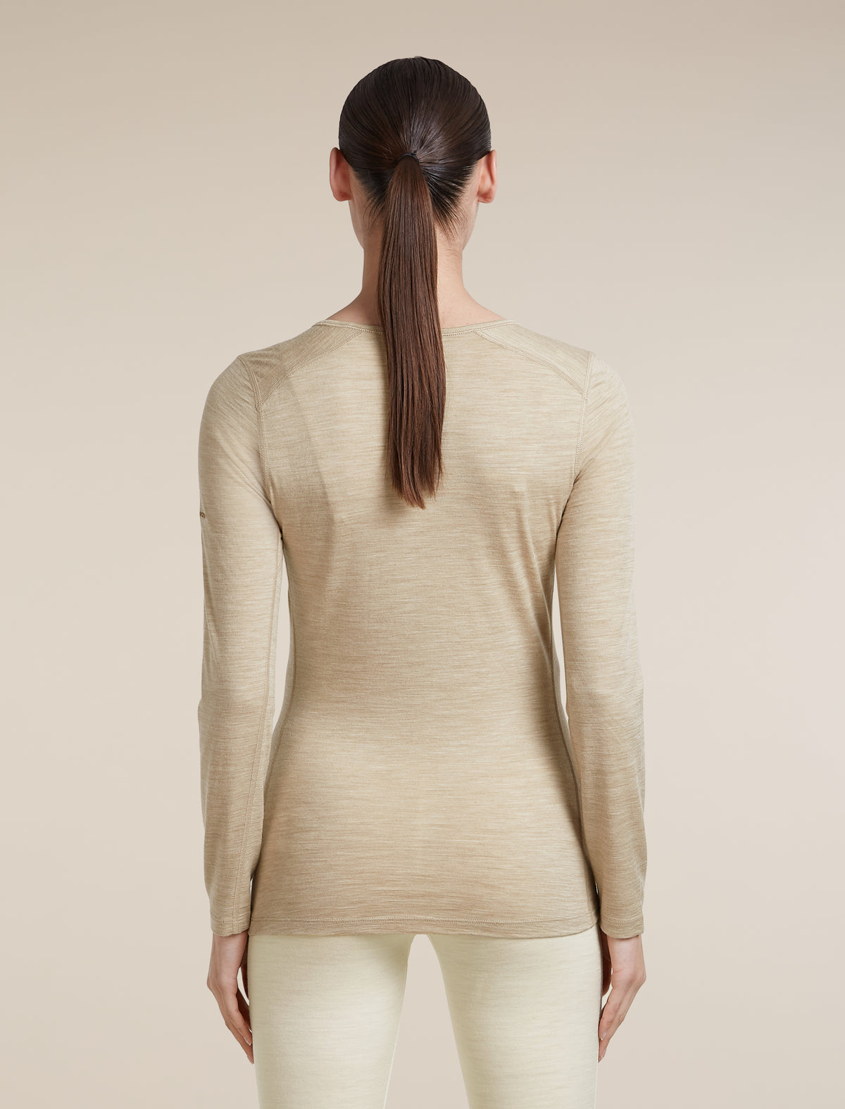 200 Oasis V-Neck  - 2