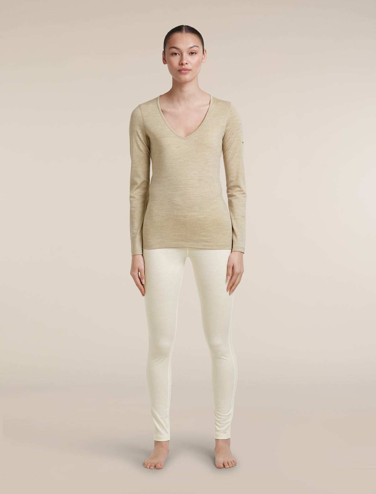 200 Oasis V-Neck  - 3
