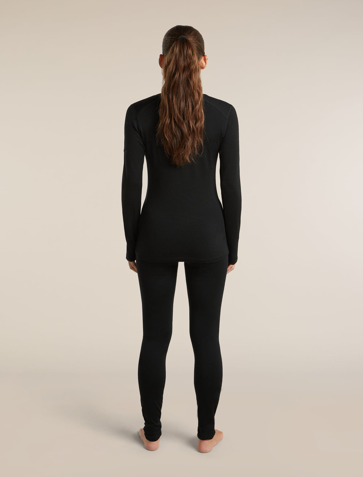 260 Oasis V Neck Black - 6