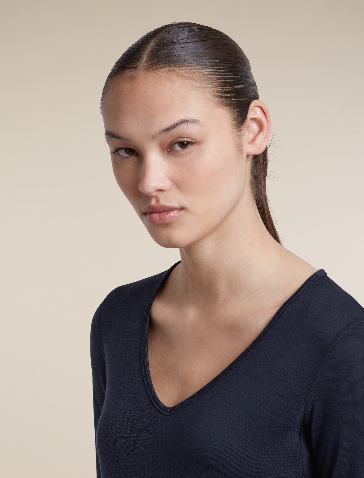 260 Oasis V Neck Midnight Navy - 7