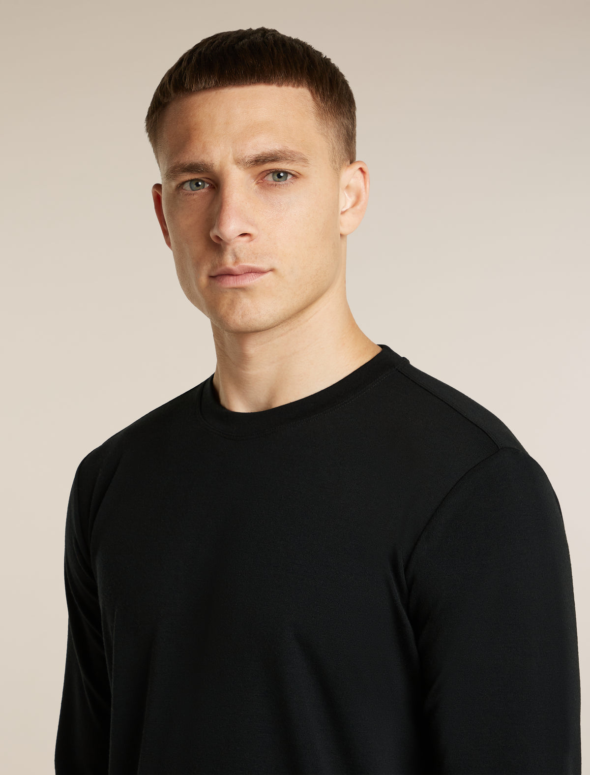 300 15.5 MerinoFine™ T-Shirt Black - 7