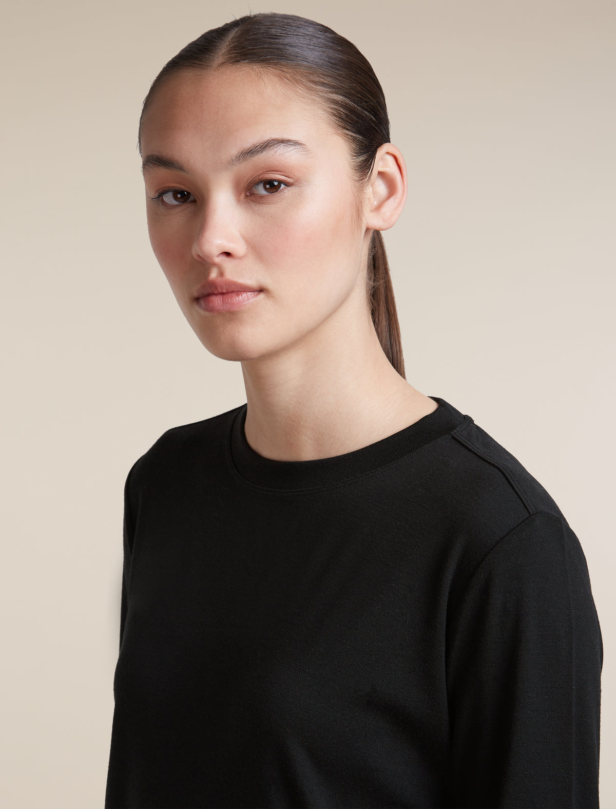 300 15.5 MerinoFine™ T-Shirt Black - 7