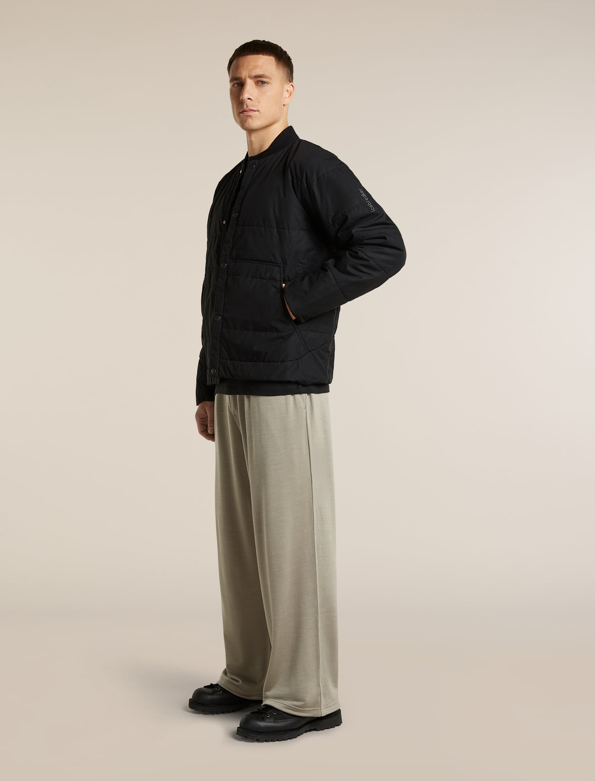 icebreaker® 1360 MerinoLoft™ Milford Bomberjacke Black Men - 4