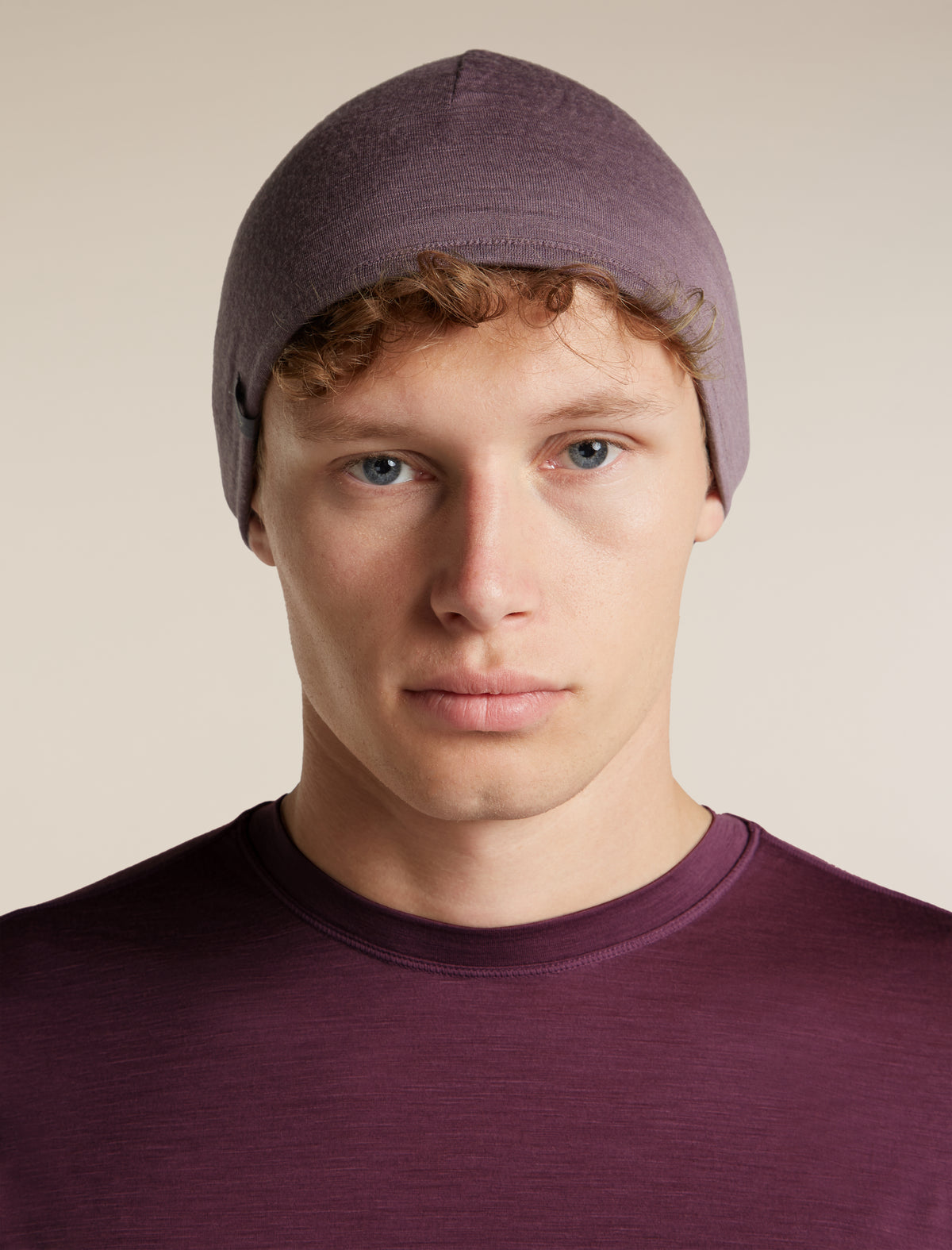 200 Oasis Reversible Beanie Dk Berry/Grey Plum - 8
