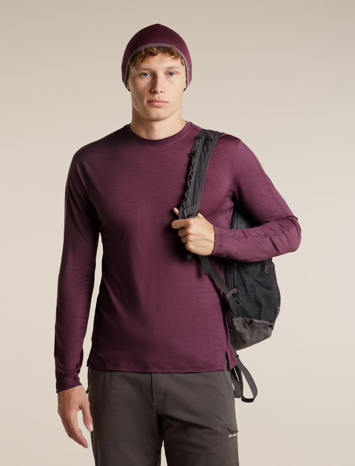 200 Oasis Reversible Beanie Dk Berry/Grey Plum - 3